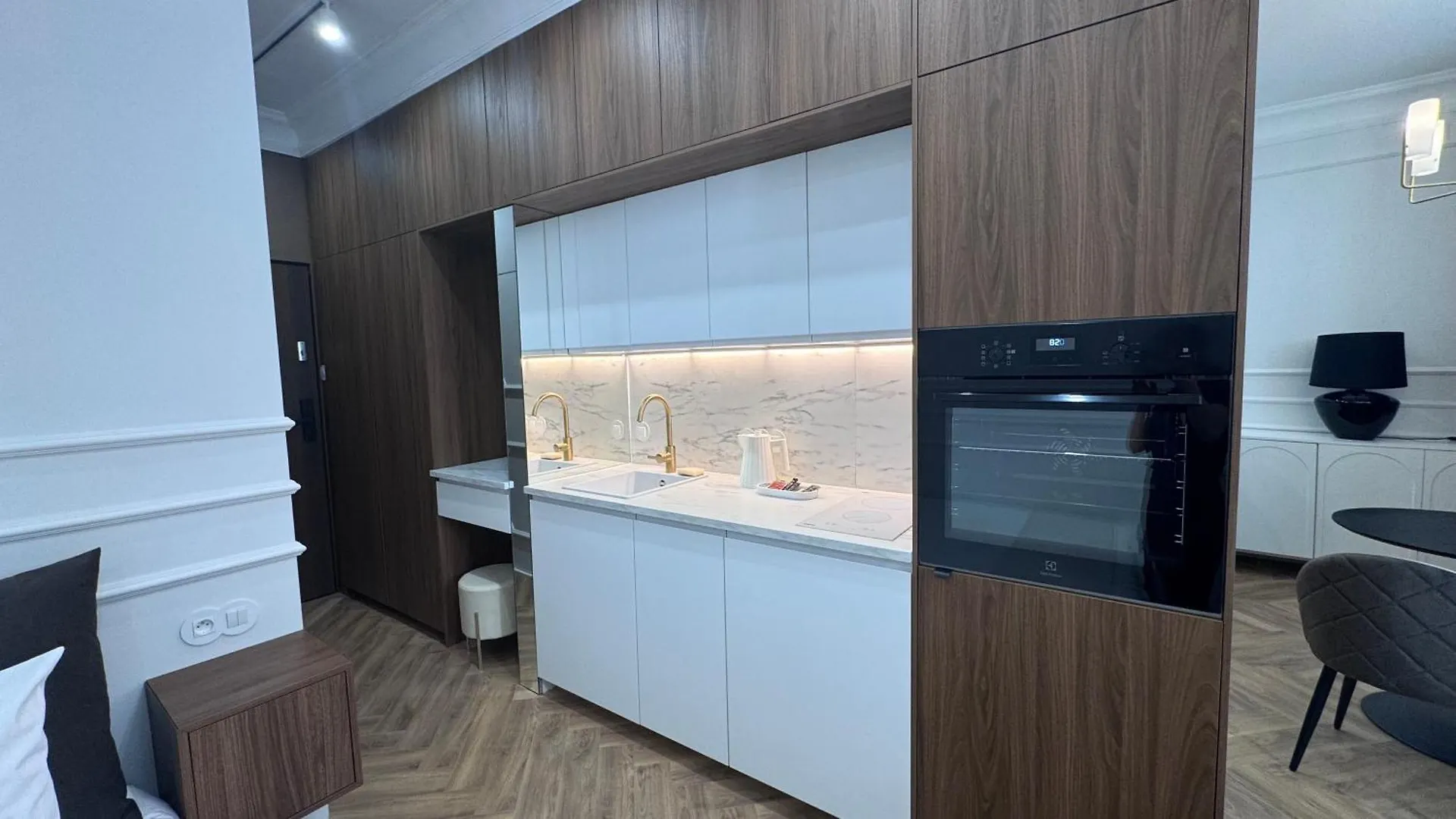 Ixia Central Warsaw Apartments 0*,  Poland