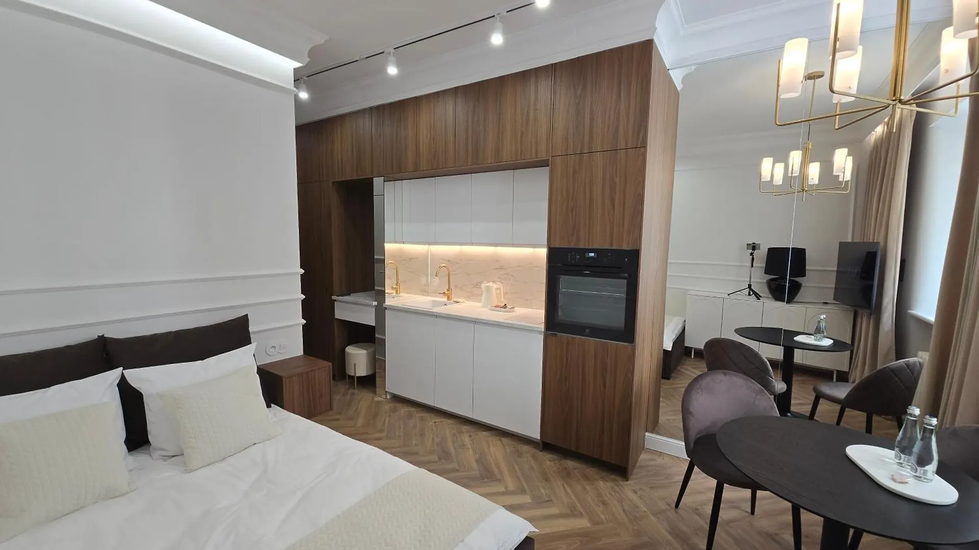 Ixia Central Warsaw Apartments