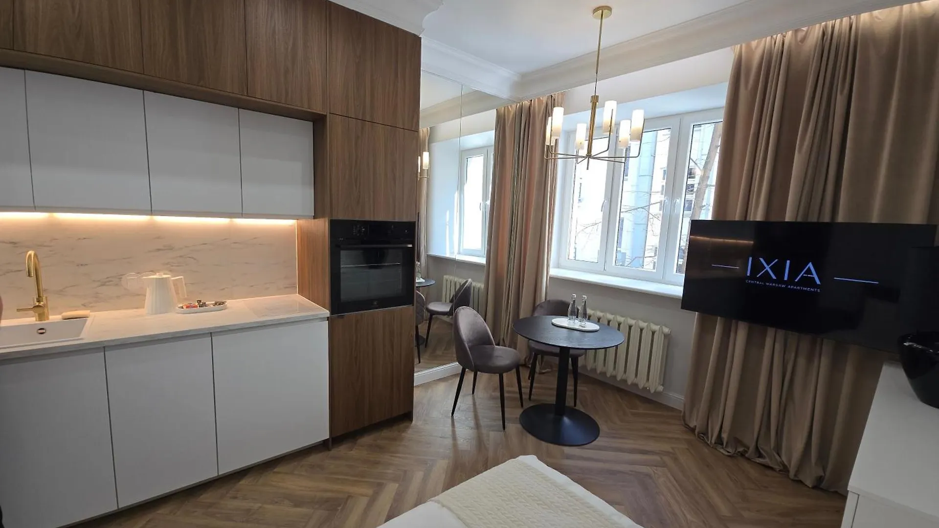 Ixia Central Warsaw Apartments