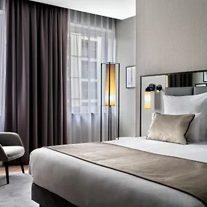 4* Szálloda Leonardo Royal